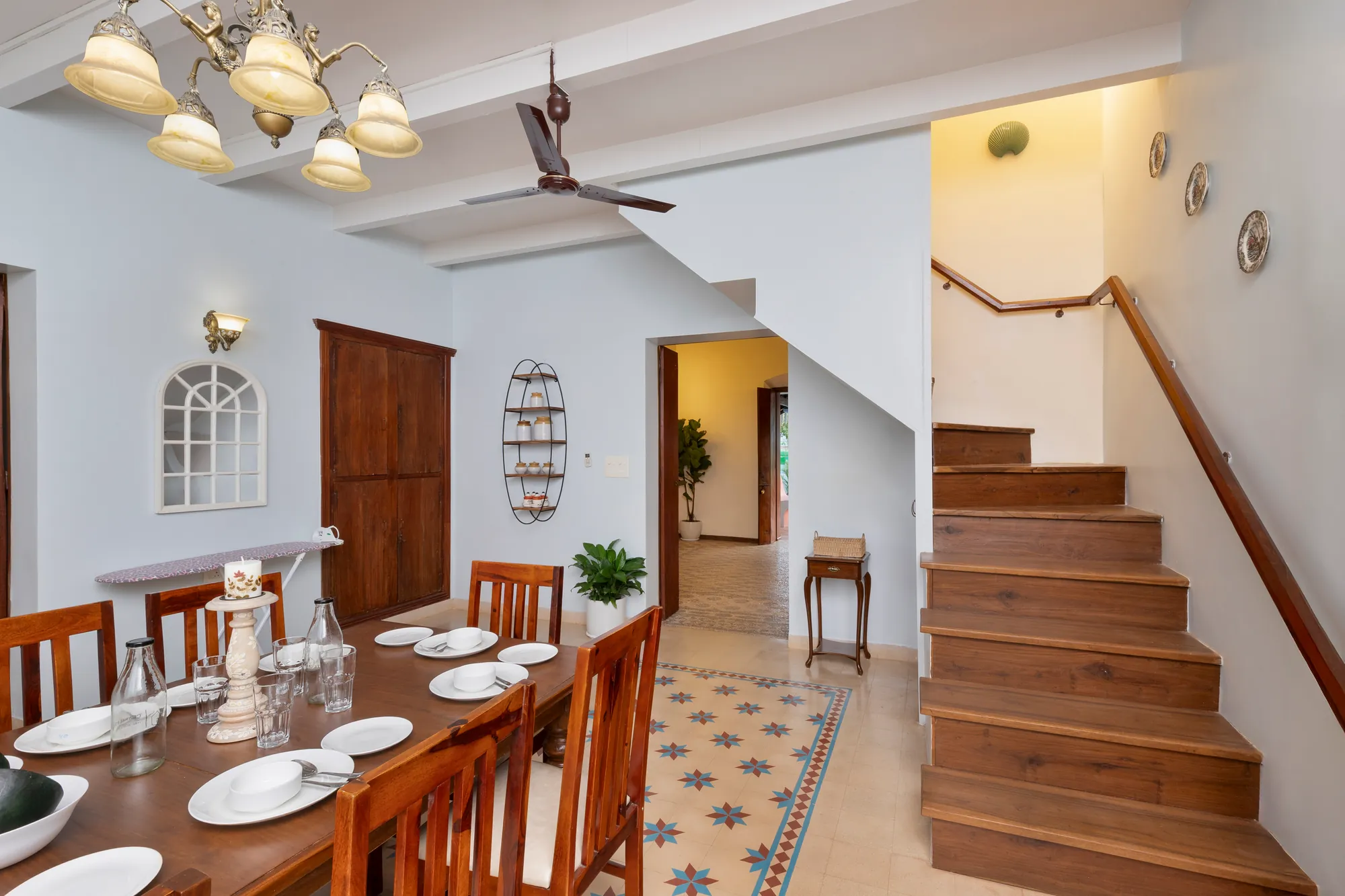 Dining area 1